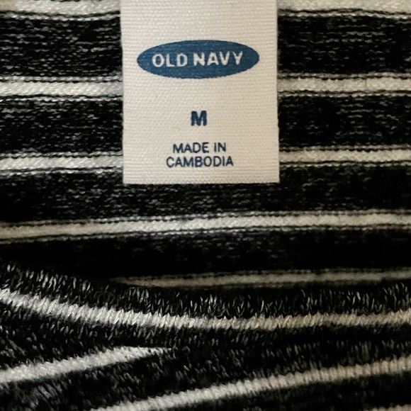 EUC Old Navy T-Shirt - Picture 2 of 2
